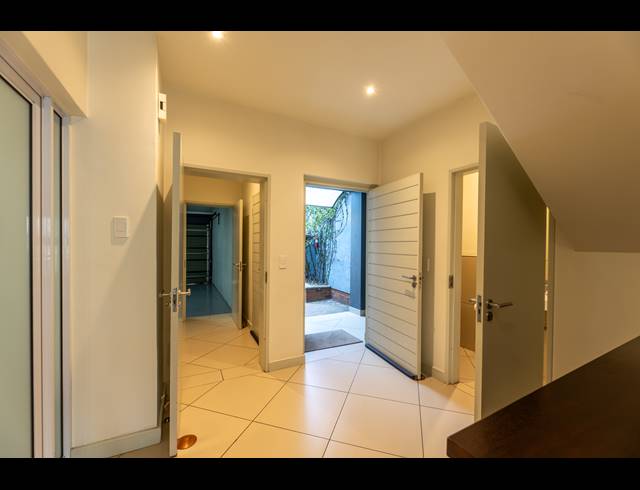 4 BEDROOM TOWNHOUSE FOR SALE IN RIVONIA